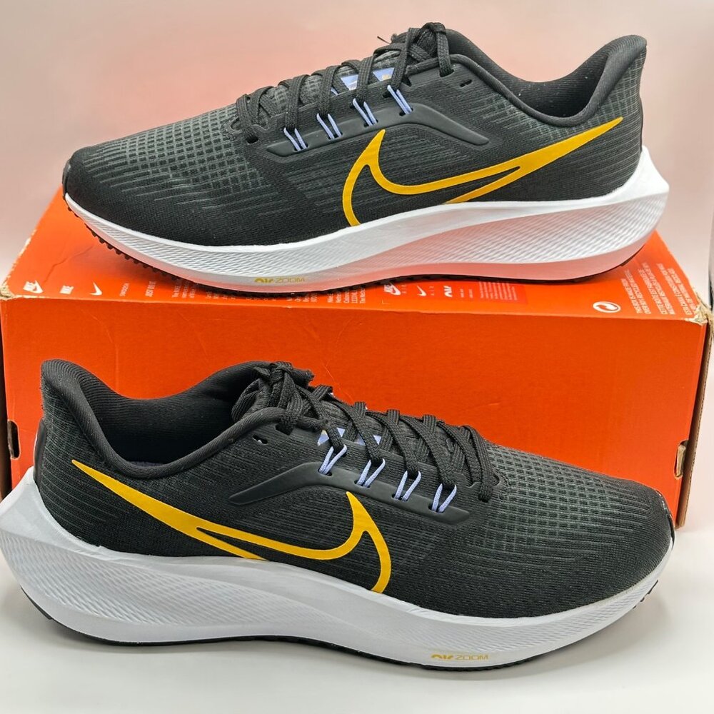 Women's Nike Air Zoom Pegasus 39 DH4072-004 Size Wome's 10.5 / Men's 9